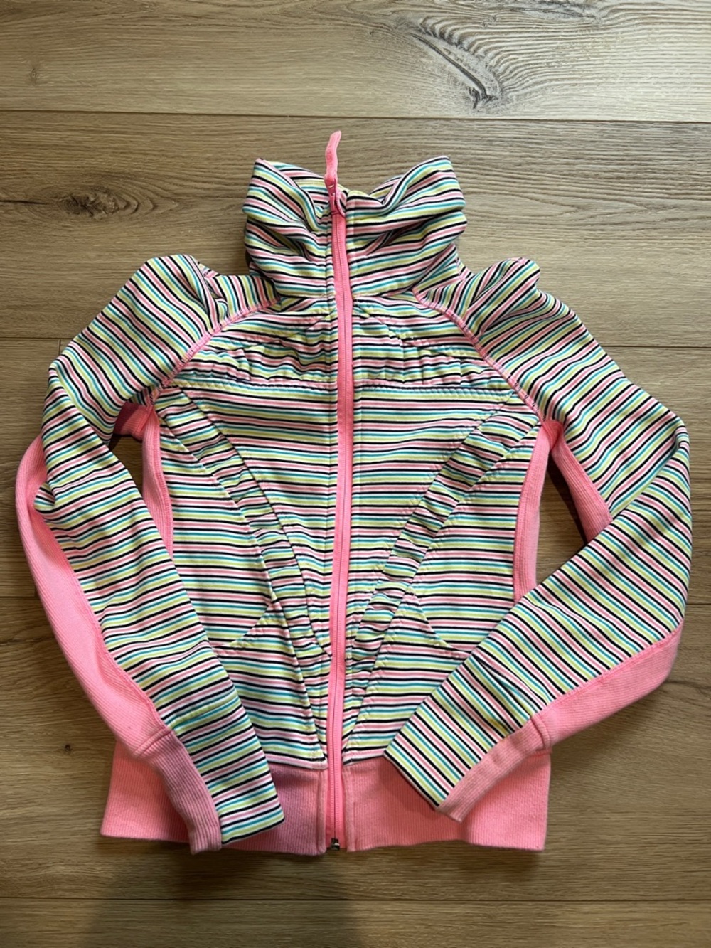 Ivivva Lululemon  Girls Pink stripe sweatshirt top jacket size 10 Cute!